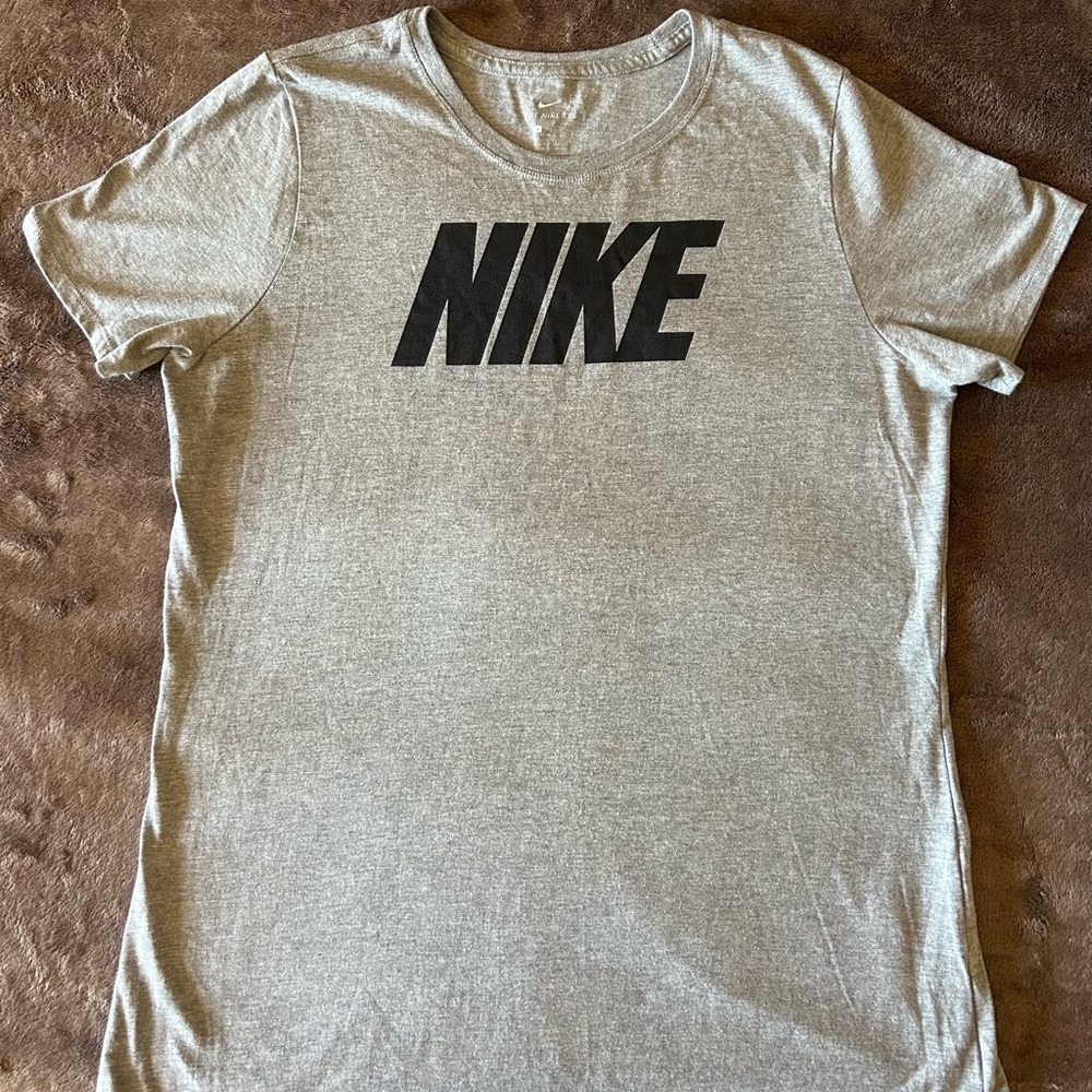 Nike Gray and Black Short Sleeve Tee